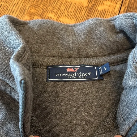 Vineyard Vines Men's Charcoal 1/4 Zip-Up Sweater Sweatshirt Top Sticking Sz S - Picture 2 of 7